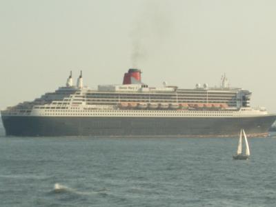 queen mary 2